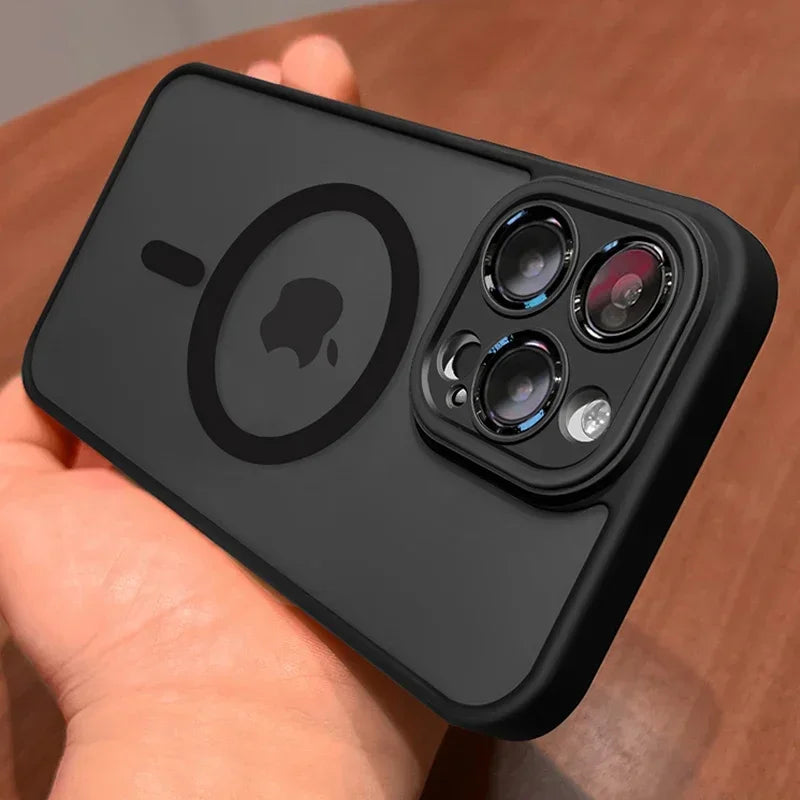Capa Magnética de Luxo Fosca Translúcida — iPhone 11 ao 17 | MagSafe | Antichoque