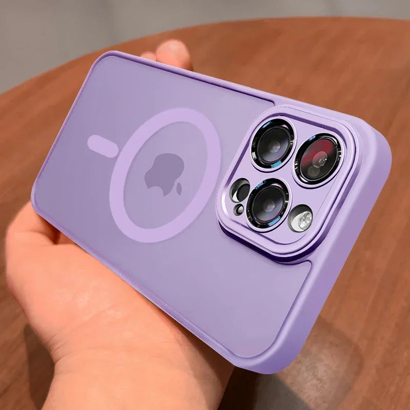 Capa Magnética de Luxo Fosca Translúcida — iPhone 11 ao 17 | MagSafe | Antichoque