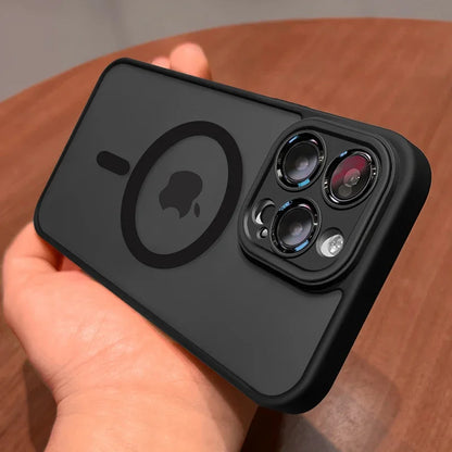 Capa Magnética de Luxo Fosca Translúcida — iPhone 11 ao 17 | MagSafe | Antichoque