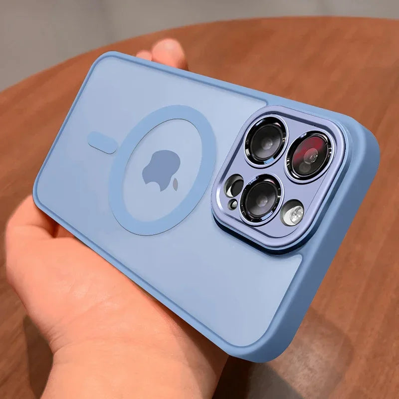 Capa Magnética de Luxo Fosca Translúcida — iPhone 11 ao 17 | MagSafe | Antichoque